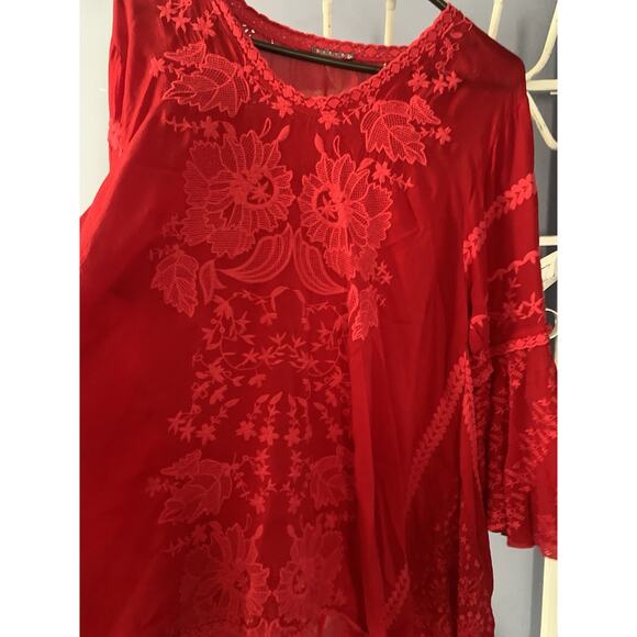 Johny was red blouse embroided floral bell sleeve Lg/XL - Picture 4 of 7